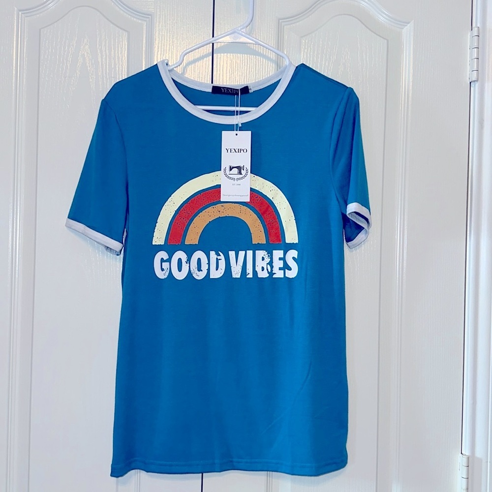 Yexipo Woman’s Graphic Tee Shorts Sleeves Good Vibes size Small Blue